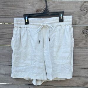 Kersh white elastic wait drawstring shorts small
